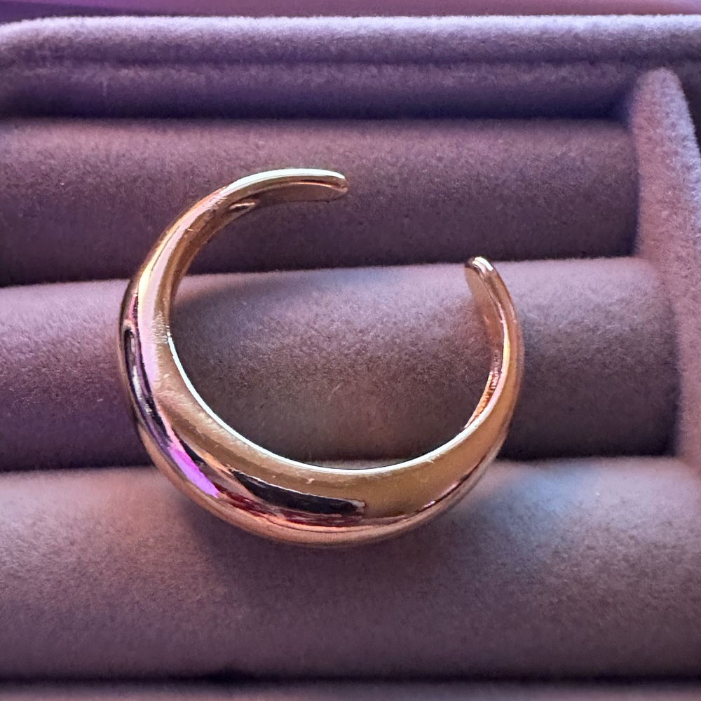 Gold ring
